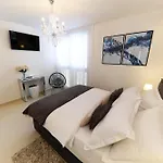 Kiko Luxury Living زادار