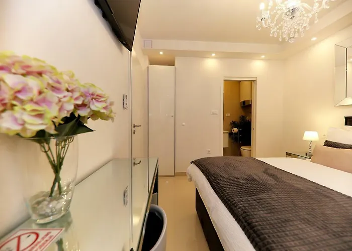 Kiko Luxury Living 4*