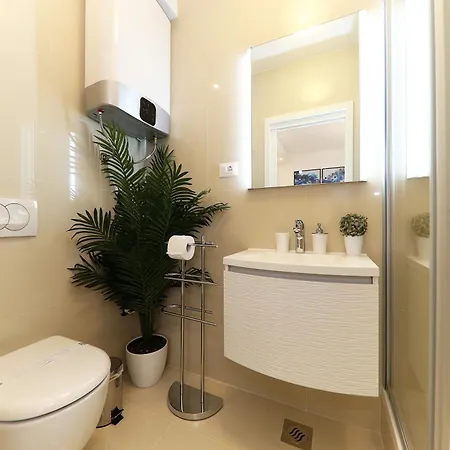 Kiko Luxury Living זאדאר