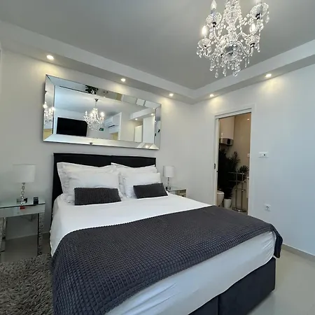 Kiko Luxury Living 4*